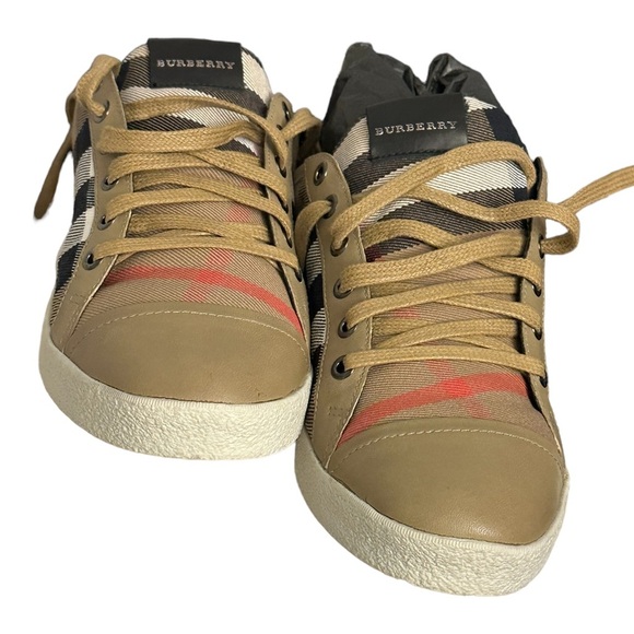 {Burberry} Low top Leather and Canvas Sneakers New with box - Picture 2 of 8
